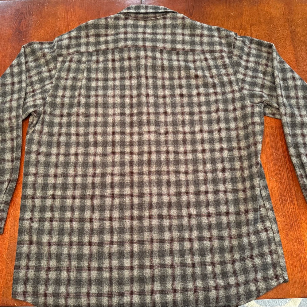 Vintage Pendleton Gray and Black Wool Plaid Flannel in EUC XL Long - Picture 4 of 7